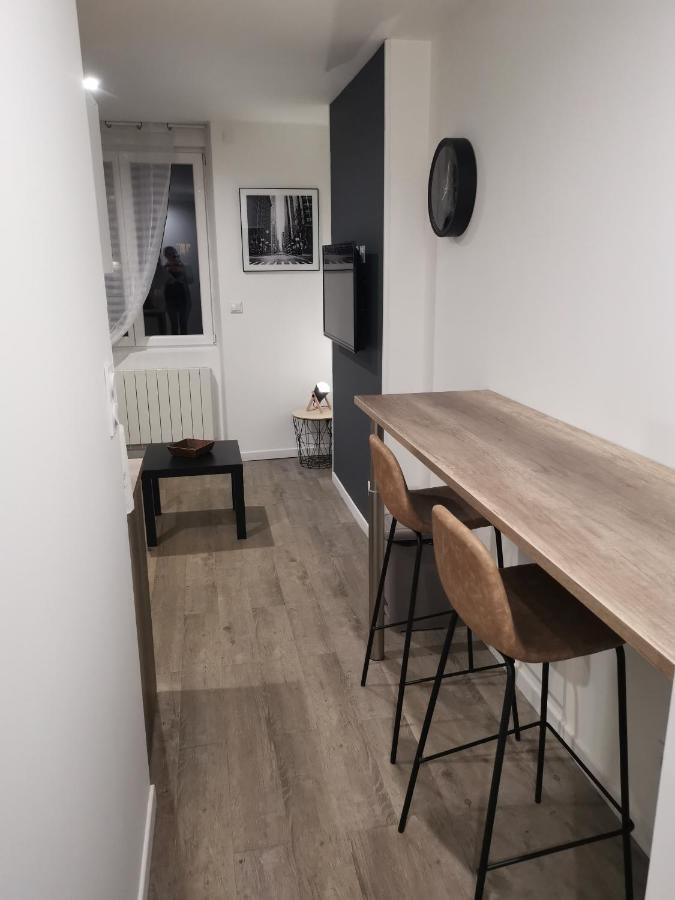 Studio Cosy Au Pied Du Metro Flachet Villeurbanne Esterno foto